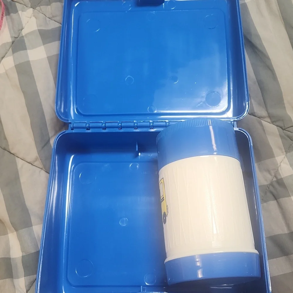 Vintage 1984 Jyundung Blue Plastic Lunchbox